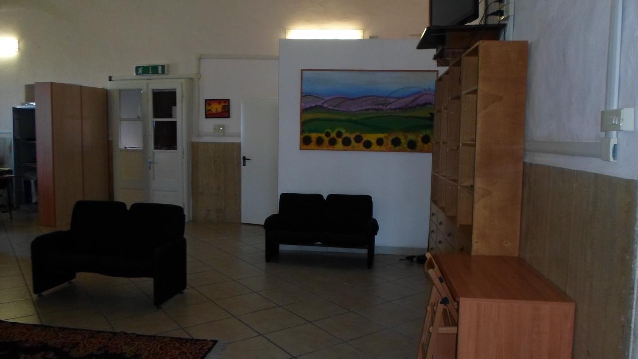 נארני Ostello Sant'Anna מראה חיצוני תמונה